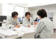 プロジェクトの遂行のための打ち合わせ風景